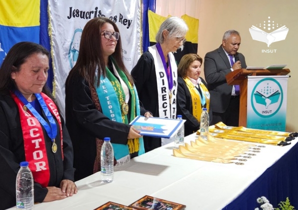 Celebración solemne de graduación de Magísteres en Teología, mención Orientación